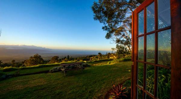 You’ll Love A Trip To This Hawaii Cabin Above The Clouds