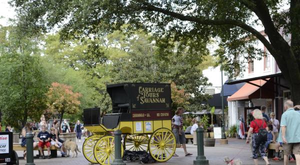 The Festive Carriage Ride In This Georgia City Is A Holiday Tradition To Experience