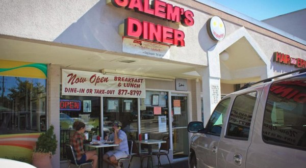 The Food Served At This Greasy Spoon Diner In Alabama Is Sure To Send Your Tastebuds Into Overdrive