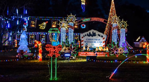 The Arkansas Home That’s Been Getting People Into The Christmas Spirit For Over Three Decades