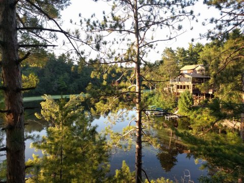 This Beautiful Hike In Wisconsin Has A Mouthwatering Restaurant Right Along The Trail