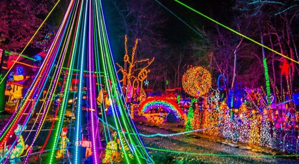 The Brightest Christmas Display In New York Has Over 600,000 Lights For Your Enjoyment