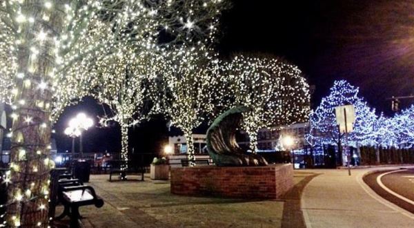 The Twinkliest Town In Rhode Island Will Make Your Holiday Season Merry And Bright