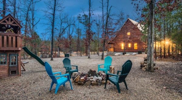The One Mountain Town In Oklahoma That’s Perfect For A Winter Getaway
