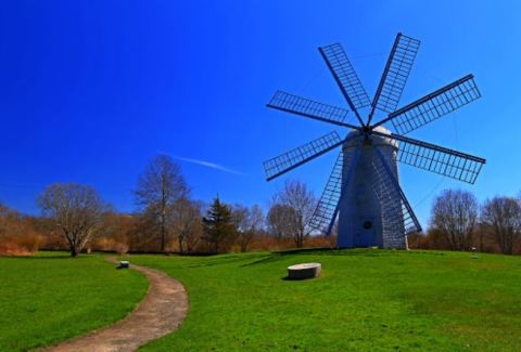 There's A Quirky Windmill Park Hiding Right Here In Rhode Island And You'll Want To Plan Your Visit