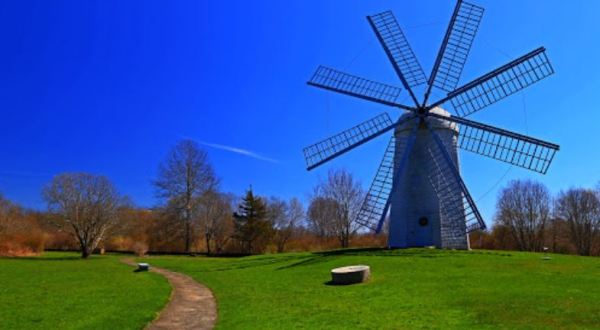 There’s A Quirky Windmill Park Hiding Right Here In Rhode Island And You’ll Want To Plan Your Visit