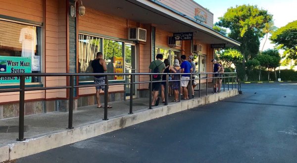 Stop By This Unassuming Hawaii Cafe That The Locals Simply Love