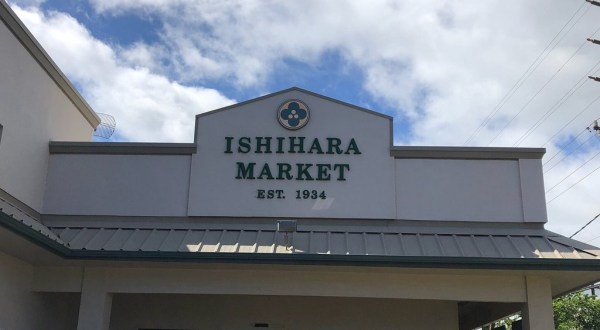 This Tiny Country Store Makes The Best Homemade Poke In Hawaii