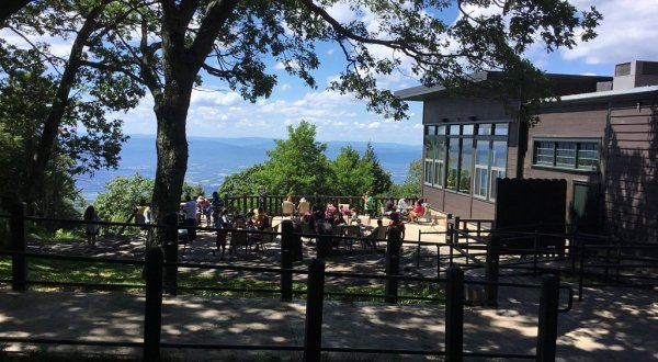 Virginia’s High Altitude Restaurant Has The Most Incredible Mountain Views
