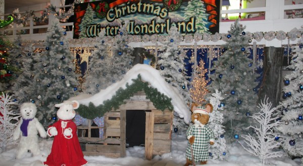 The Magical Christmas Elf Village In Arkansas Where Everyone Is A Kid Again
