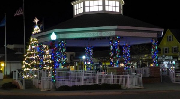 Christmas In These 7 Delaware Towns Looks Like Something From A Hallmark Movie