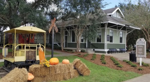 This Indoor Train Park Hiding In Alabama Proves There’s Still A Kid In All Of Us