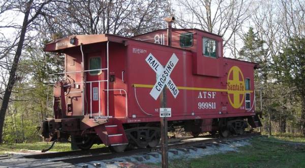 The Rooms At Missouri’s Railroad Themed Bed & Breakfast Are Actual Box Cars