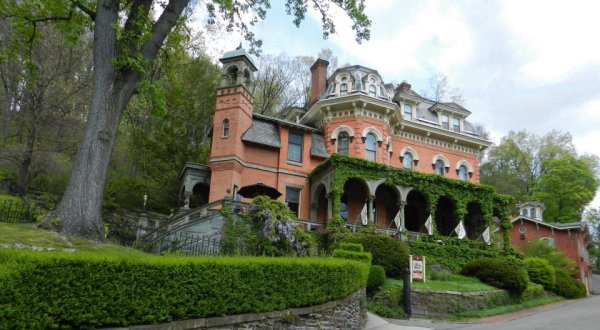 This Grand 1874 Mansion Inn In Pennsylvania Will Make You Feel Like Royalty