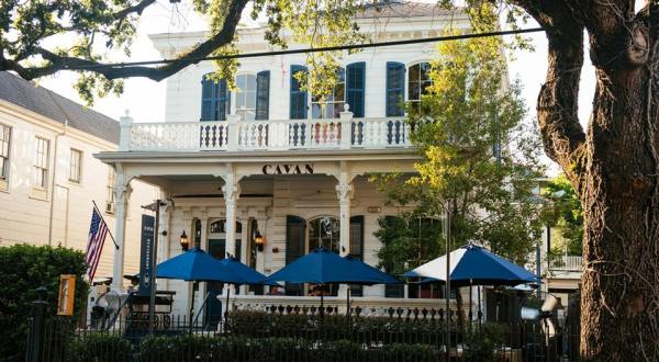This Charming Restaurant In An Old Mansion In New Orleans Is A True Hidden Gem