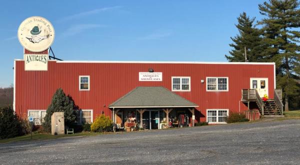 You Won’t Leave Empty Handed From This Amazing 20,000-Square Foot Antique Mall In Pennsylvania
