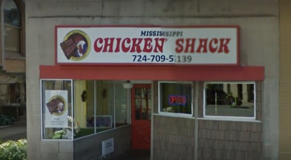 This Old-School Restaurant Near Pittsburgh Serves Chicken Dinners To Die For