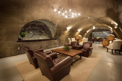 The Underground Wine Cave In Oregon You Have To Visit