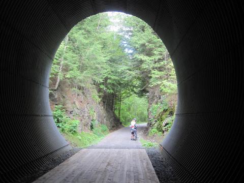 The Tunnel Trail In Vermont That Will Take You On An Unforgettable Adventure