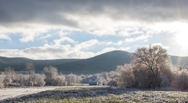 The Natural Phenomenon In Vermont That Only Happens During Wintertime