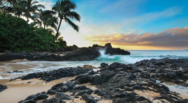 You’ll Never Want To Leave This Secret Cove Along The Hawaiian Coast
