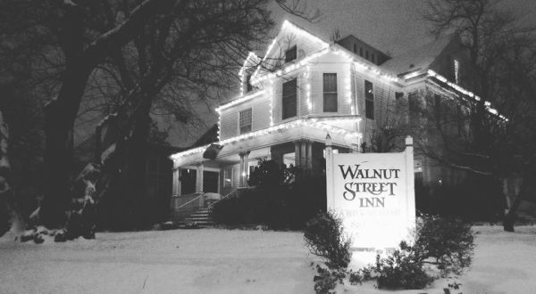 One Of The Oldest Hotels In Missouri Is Also One Of The Most Haunted Places You’ll Ever Sleep