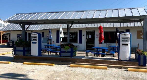 There’s No Other Seafood Bar In South Carolina Quite Like This Hidden Gem