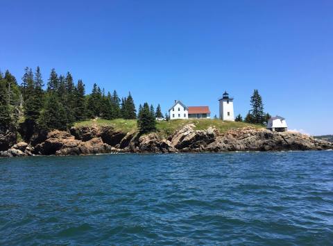 Few People Know You Can Stay The Night At This Beautiful Maine Lighthouse On The Ocean
