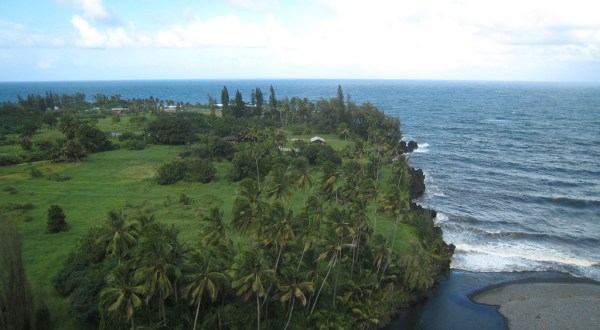 Visit The Humble Hawaiian Village Nestled On Top Of A Peninsula Made From Lava