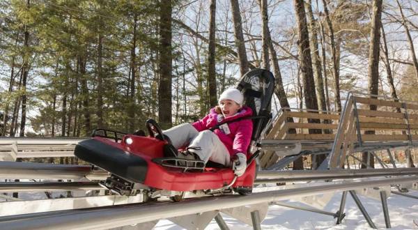 10 Winter Attractions For The Family In New Hampshire That Don’t Involve Long Lines At The Mall