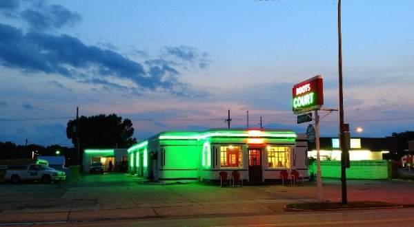 The Historic Motel On Route 66 In Missouri That Every Missourian Should Visit Once
