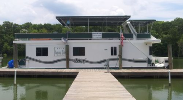 Get Away From It All With A Stay In This Incredible Louisiana Houseboat