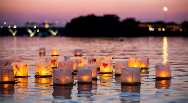 The Water Lantern Festival In Austin That’s A Night Of Pure Magic
