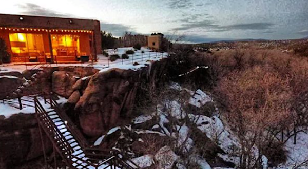 The Clifftop Lodge In New Mexico That’s The Perfect Winter Hideaway