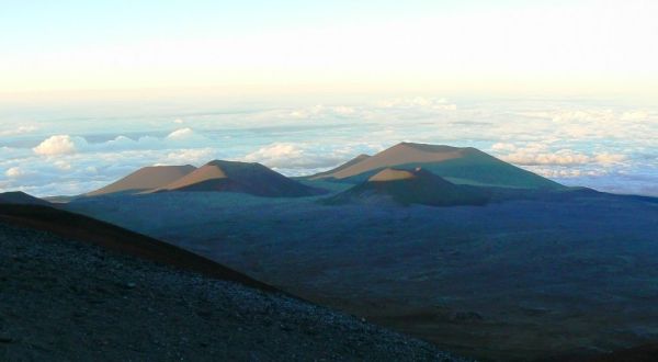 The 1-Mile Mountain Trail In Hawaii That Will Lead You To A Beautiful Summit View