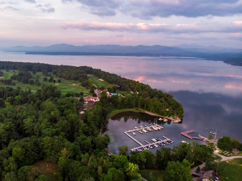 This Picturesque Lakefront Resort In Vermont Is The Definition Of A Hidden Gem