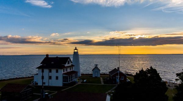 Few People Know You Can Stay The Night At This Stunning Maryland Lighthouse On The Bay