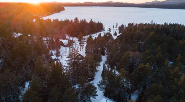 Escape Away To This Lakefront Lodge In New York For The Perfect Winter Retreat