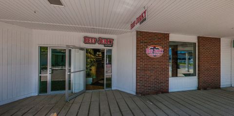The Beef Jerky Outlet In Indiana Where You’ll Find More Than 100 Tasty Varieties