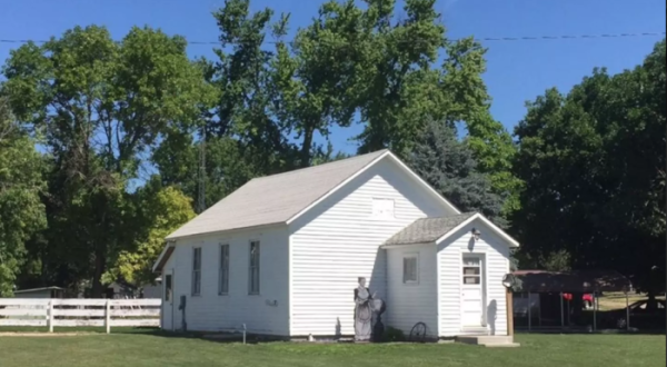 Class Is In Session At This Converted Schoolhouse Bed And Breakfast In Nebraska