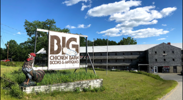 This Giant Chicken Barn In Maine Is A Book Lover’s Paradise