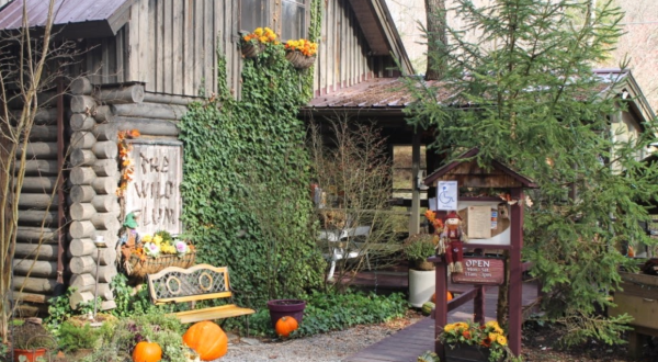 This Old Fashioned Restaurant In The Tennessee Mountains Will Take You Back To Simpler Times