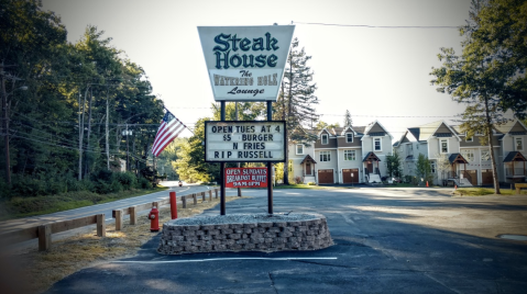 This Tasty New Hampshire Restaurant Is Home To The Biggest Steak We’ve Ever Seen