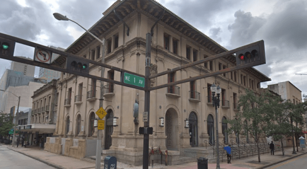 There’s A Brewery Hiding Inside This Old Florida United States Post Office And You’ll Want To Visit