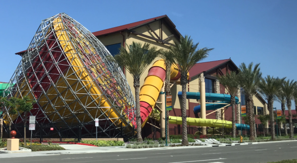 The Great Indoor Waterpark In Southern California Where You Can Splash All Year Long