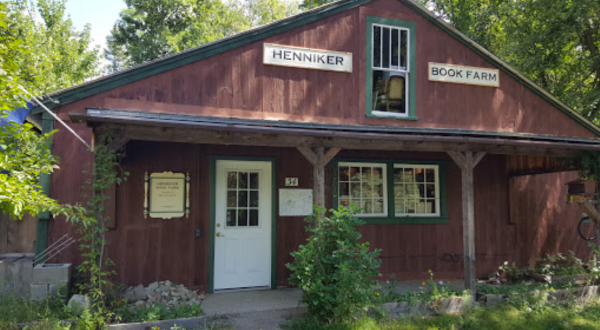 The Largest Used Bookstore In New Hampshire Has More Than 30,000 Books
