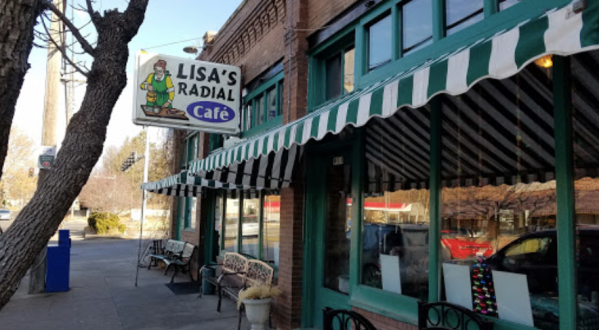 This One Of A Kind Nebraska Restaurant Serves The Biggest Breakfast Platter We’ve Ever Seen