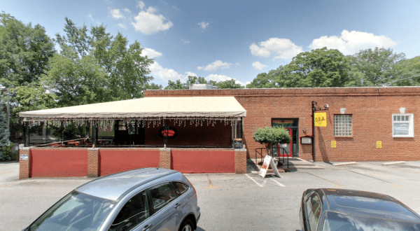 This Old-School Georgia Restaurant Serves Chicken Dinners To Die For
