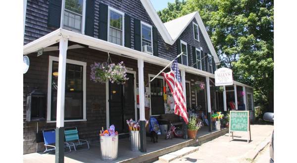 This Old-Fashioned Trading Post In Massachusetts Is The Last Of Its Kind