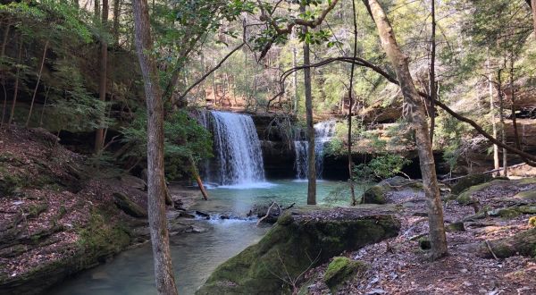 Take This Scenic Waterfall Hike In Alabama For The Ultimate Outdoor Adventure
